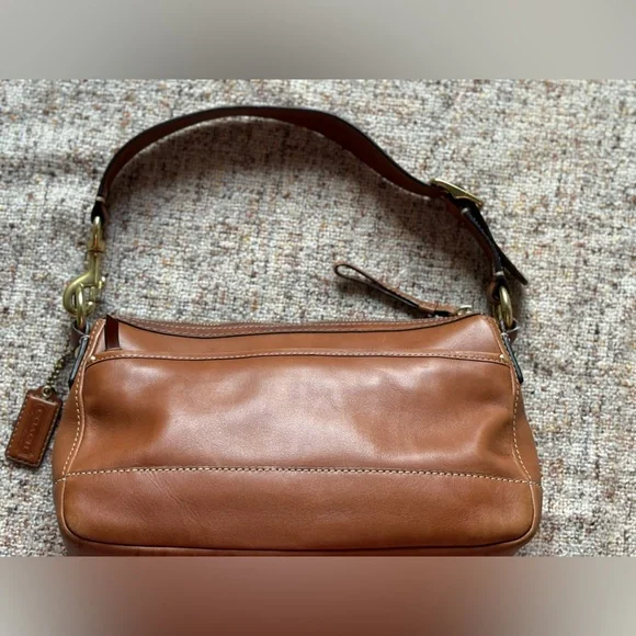 🤎Coach smooth brown leather shoulder bag🤎 - Picture 2 of 10